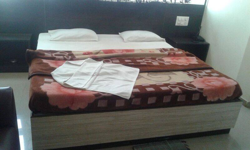 Hindustan Lodge, Bijapur 1